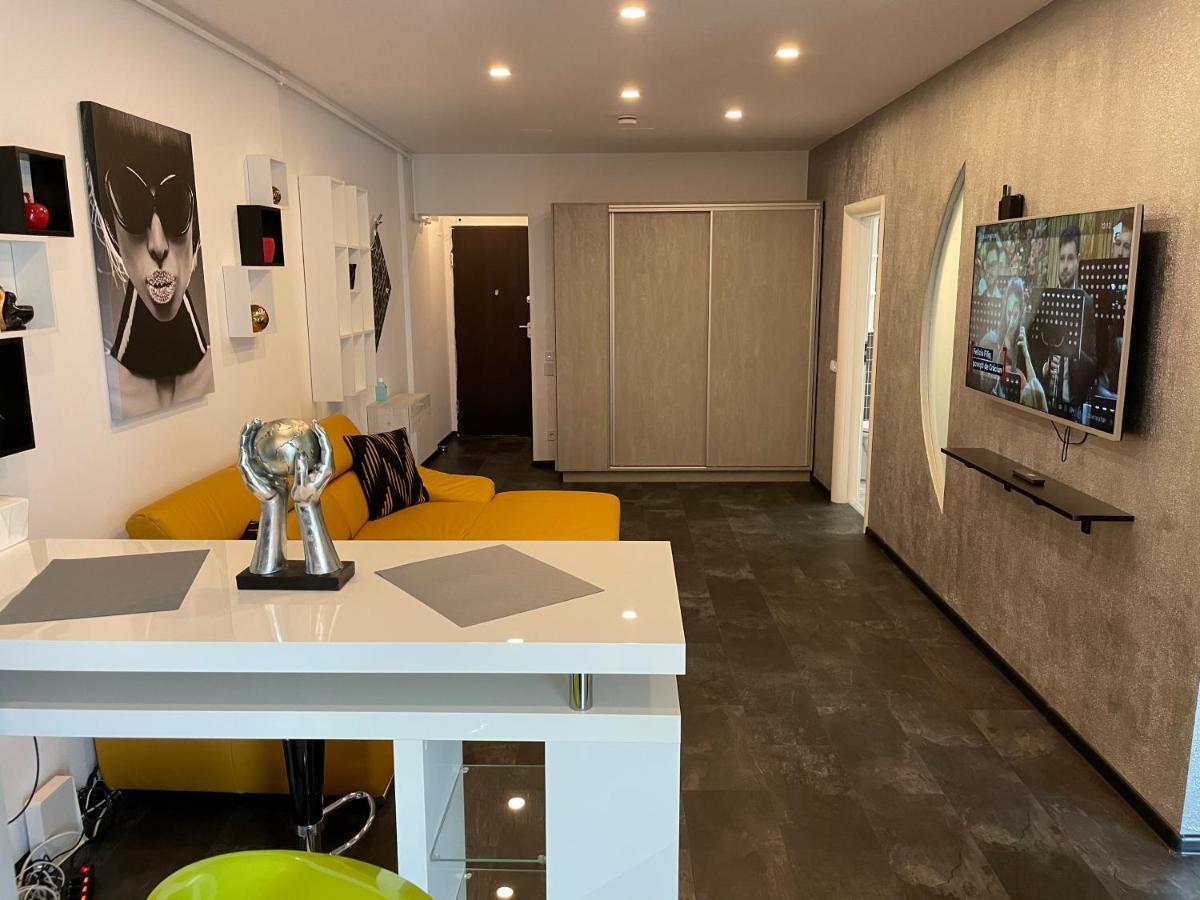 Fancy Westpark 2 Residence Lakeview W7 Bukurešť Exteriér fotografie